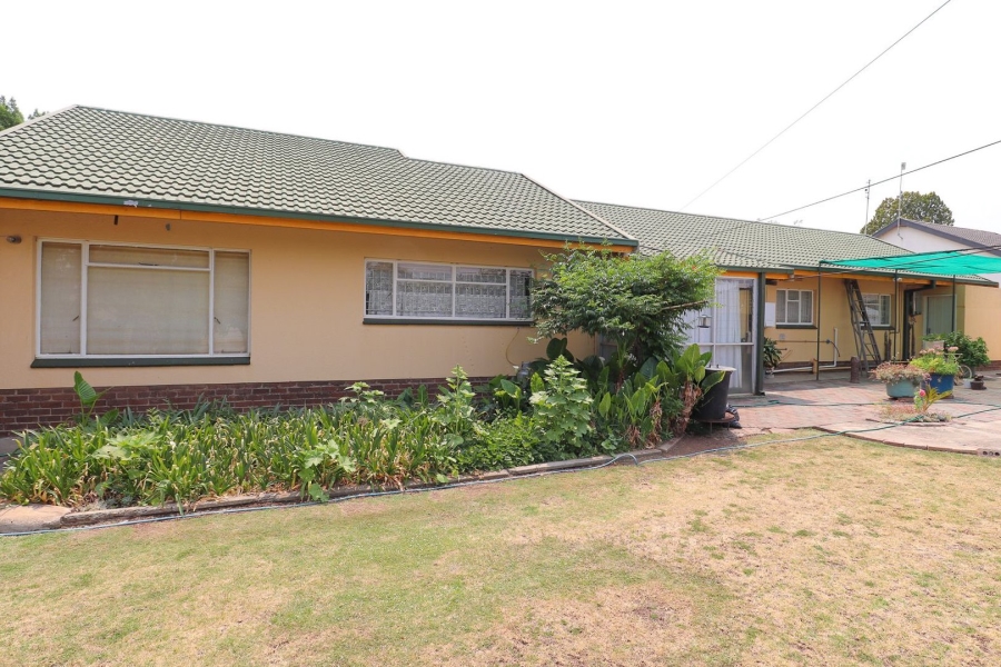 To Let 3 Bedroom Property for Rent in La Hoff North West